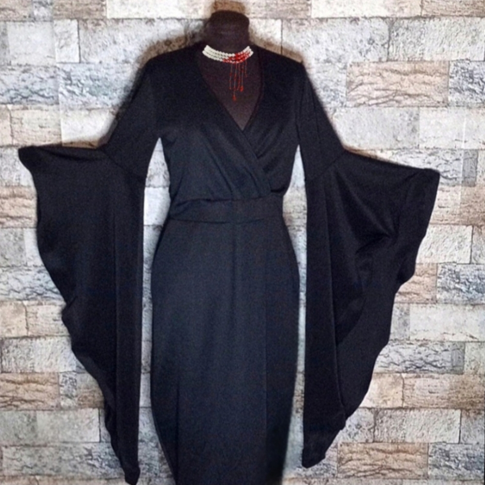 Vtg Quum black Morticia Adams plunging neckline extreme bat wing midi dress 2X